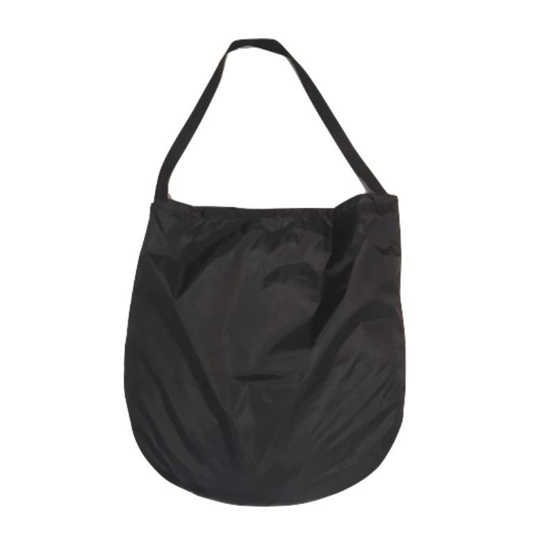 Tente hutte avec toit pur la chasse qui se replie dans un sac
